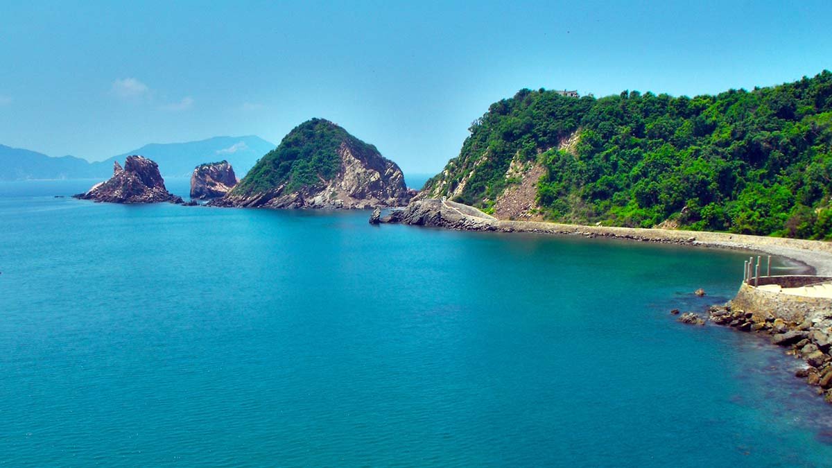 Vista panoramica del malecon de san patricio melaque